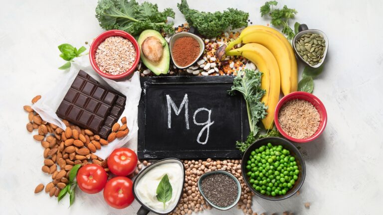 Descubre los principales tipos de magnesio, sus beneficios y cuál puede ser el más adecuado para el descanso, la energía, el rendimiento físico o la salud muscular.